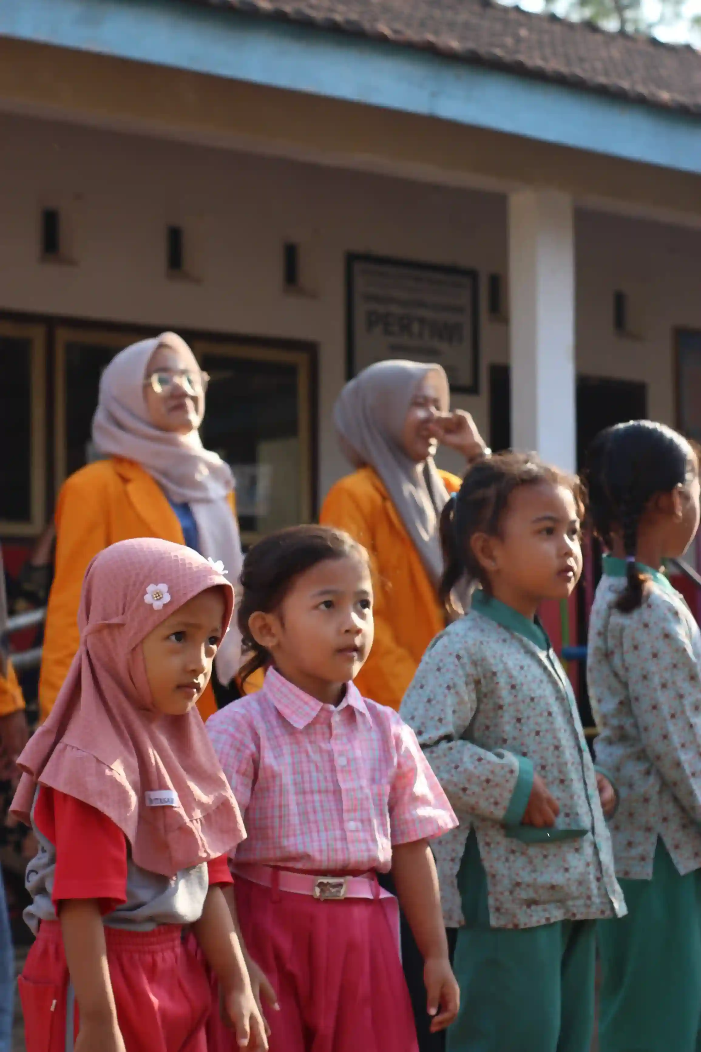 Game seru bersama anak sekitar