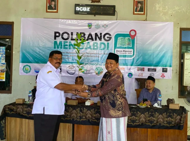 Politeknik Balekambang Melakukan Pengabdian Membawa Inovasi dan Bibit Harapan ke Pancur