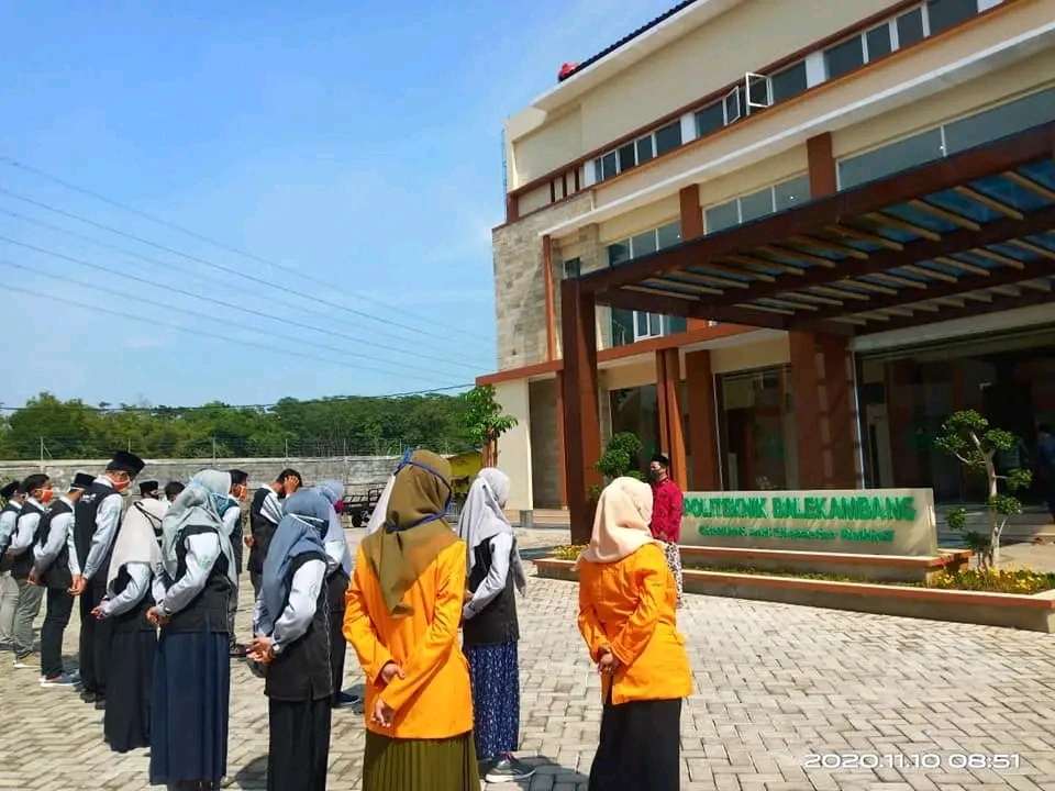 Refleksi Hari Pahlawan 2020: BEM Polibang Jepara Gelar Aksi Simbolis Hingga Ziarah Masyayikh