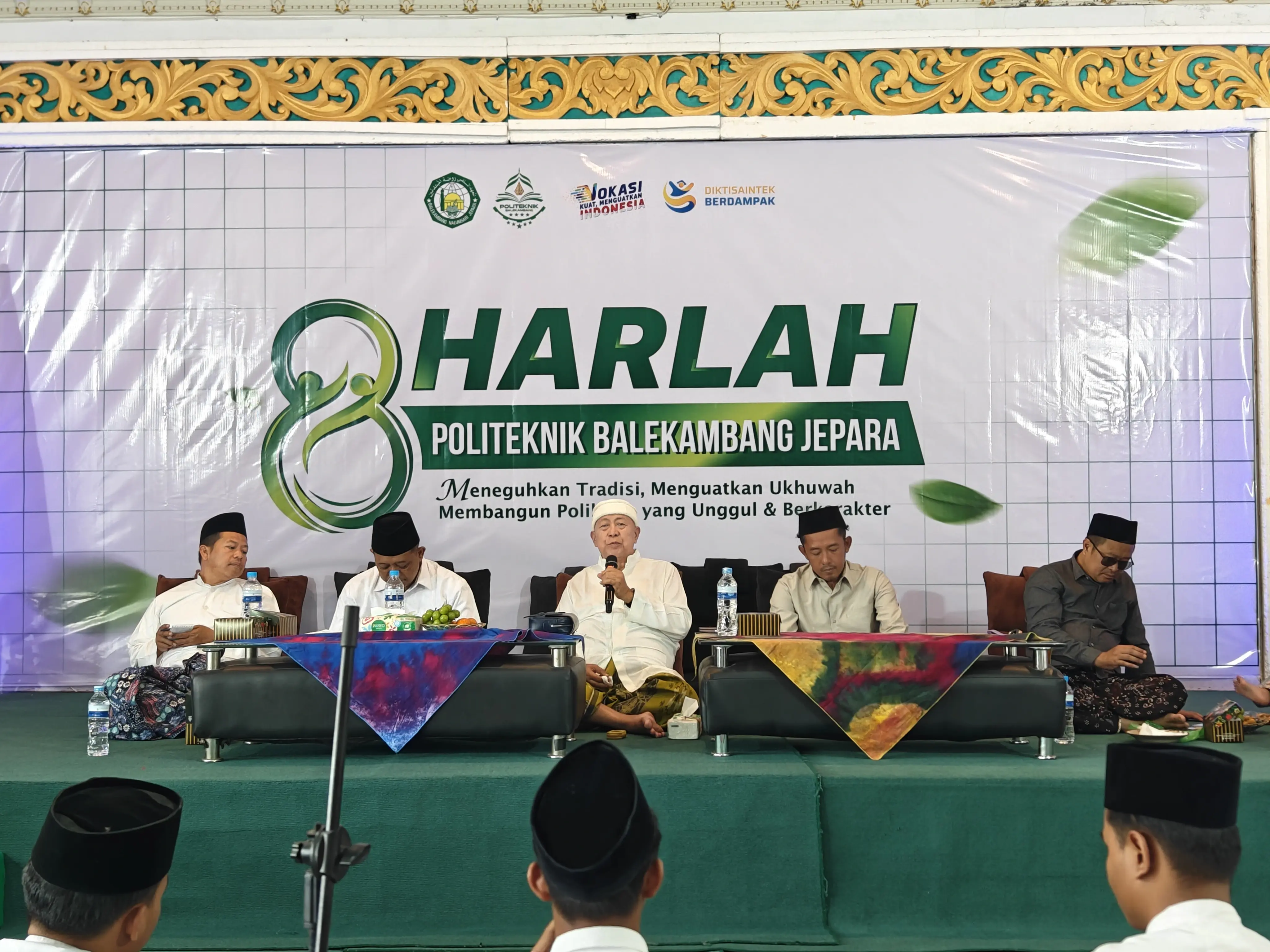 Rayakan Harlah Ke-8, Politeknik Balekambang Jepara Gelar Potong Tumpeng hingga Jalan Sehat Meriah